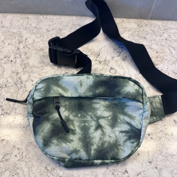 Tie Dye Green Messenger Bag - Picture 8 of 8